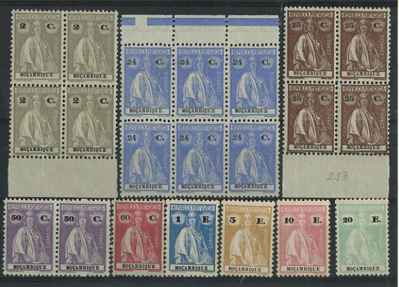 1864.jpg -     Lote:    1864            Moçambique       Descrição:         1926 &mdash; Ceres. Novas cores e valores. CE25&frac12;59. Série completa. 2 e 25C em quadra, 24C em bloco de 6 selos, restantes em selos isolados. Valor de catálogo &euro; 106,00.        ***/**       Valor Base:     &euro; 20,00     Valor Venda:     &euro; 30,00     