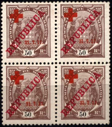 1886.jpg -     Lote:    1886            Companhia de Moçambique       Descrição:         1917 &mdash; Tipo Elefantes, com REPUBLICA e sobrecarga "Cruz Vermelha". CE110, 50 reis castanho. Quadra. Um dos selos com "1" de "31" maior (NÃO CATALOGADO). Valor de catálogo &euro; 141,60.        ***       Valor Base:     &euro; 45,00     Valor Venda:     &euro; 70,00     