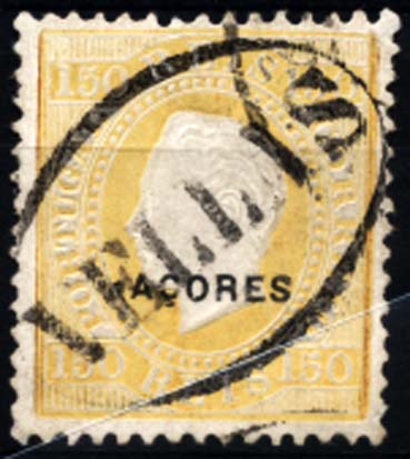 2011.jpg -     Lote:    2011            Açores       Descrição:         Carimbos nominativos. 1882/84 &mdash; D. Luís I. Fita direita. Novas cores. Selos do Continente com sobrecarga AÇORES. CE44, 150 reis amarelo, papel porcelana, denteado 12 &frac12;, obliterado com carimbo oval batido a preto "VELLAS". MB.        O       Valor Base:     &euro; 40,00     Valor Venda:     &euro; 46,00     
