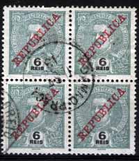2057.jpg -     Lote:    2057            Índia Portuguesa       Descrição:         Carimbos circulares. 1911 &mdash; D. Carlos I, com sobrecarga REPUBLICA. CE206, 6 reis. Quadra obliterada com carimbo circular batido a preto de "DAMÃO-PRAÇA". MB.        O       Valor Base:     &euro; 8,00     Valor Venda:     &euro; 20,00     