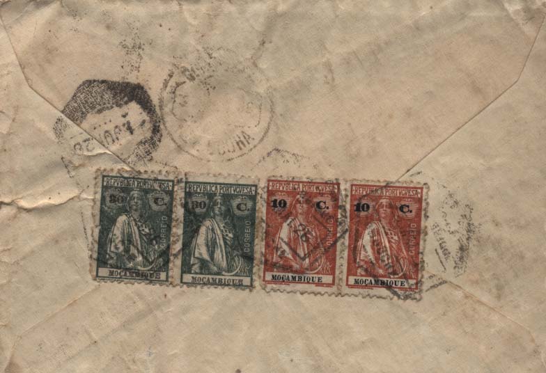 2062.jpg -     Lote:    2062            Moçambique       Descrição:         Carimbos hexagonais. 1914/22 &mdash; Ceres. Sobrescrito circulado de Angoche (28.05.26) para Parede de Coura, com trânsito pela Beira (01.06.26) com dois selos de 10c tijolo CE e dois selos de 30c verde escuro. Carimbo hexagonal de ANGOCHE e carimbo mudo estriado atribuído à BEIRA, batidos a preto.        Carta       Valor Base:     &euro; 15,00     Valor Venda:     &euro; 55,00     