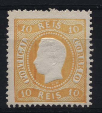 2148.jpg -     Lote:    2148            Portugal       Descrição:         1867/70 &mdash; D. Luís I, fita curva. Denteados. Reimpressões de 1885. CE28, 10 reis amarelo (2 dentes curtos), denteado 13 &frac12;. Valor de catálogo &euro; 61,00.        *       Valor Base:     &euro; 10,00     Valor Venda:     &euro; 10,00     