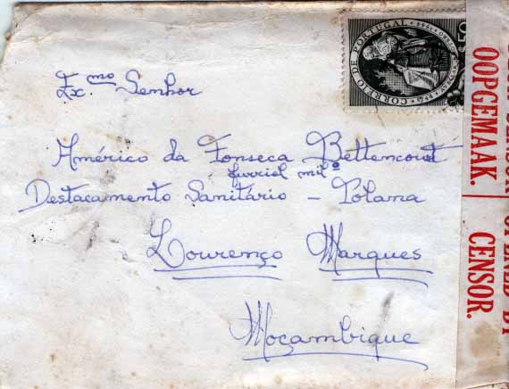 2562.jpg -     Lote:    2562      Lotes pelo Correio              Descrição:         Correio ferroviário. Lote de 4 sobrescritos circulados em 1945 de Lisboa para Lourenço Marques, com carimbos no verso batidos a preto "LOURENÇO MARQUES / AMBULÂNCIA", censuradas na África do Sul. 3 sobrescritos sem selos (arrancados).        Lote       Valor Base:     &euro; 5,00     Valor Venda:     &euro; 5,00     