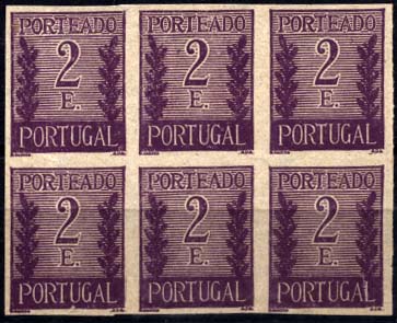 2573.jpg -     Lote:    2573      Lotes pelo Correio       Portugal       Descrição:         1940 &mdash; Porteado. Tipo "Algarismo ladeado de ramos". CE63, 2E lilás escuro. Bloco de 6 provas, não denteadas, na cor aprovada, em papel liso.        PRV       Valor Base:     &euro; 15,00     Valor Venda:     Retirado     