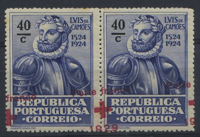 2594.jpg -     Lote:    2594      Lotes pelo Correio       Portugal       Descrição:         1929 &mdash; Porte Franco * Cruz Vermelha Portuguesa. Selos do 4.º Centenário do Nascimento de Luís de Camões com sobrecarga . CE CVP18, 40C ultramar. Par horizontal com deslocação da sobrecarga. Dois pontos de óxido no verso. Lote a ver.        ***       Valor Base:     &euro; 5,00     Valor Venda:     Retirado     