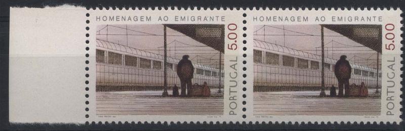 2768.jpg -     Lote:    2768      Lotes pelo Correio       Portugal       Descrição:         1979 &mdash; Homenagem ao Emigrante Português. CE1415. 5$00. Par horizontal com o fósforo sobre Portugal.         ***       Valor Base:     &euro; 5,00     Valor Venda:     Retirado     