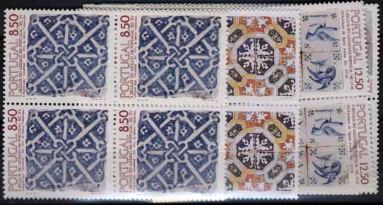 2771.jpg -     Lote:    2771      Lotes pelo Correio       Portugal       Descrição:         1981/83 &mdash; 5 Séculos do Azulejo em Portugal. CE1516, 1532, 1562, 1587 e 1619. Motivos 1, 3, 5, 7 e 10 em quadras. Valor de catálogo &euro; 27,00.        ***       Valor Base:     &euro; 12,00     Valor Venda:     Retirado     