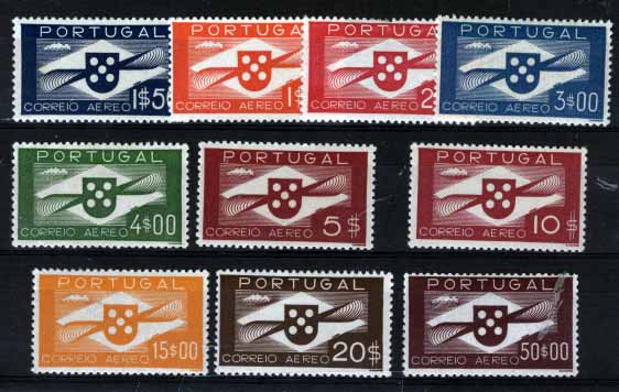 2815.jpg -     Lote:    2815      Lotes pelo Correio       Portugal       Descrição:         1936/41 &mdash; Hélice. CE CA1/10. Série completa. Valor de catálogo &euro; 380,00.        **       Valor Base:     &euro; 40,00     Valor Venda:     &euro; 40,00     