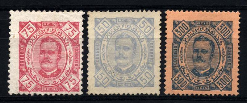 2848.jpg -     Lote:    2848      Lotes pelo Correio       Angola       Descrição:         1893 &mdash; D. Carlos I, tipo Diogo Neto. Lote de 3 selos: CE31, 75 reis, denteado 11 &frac12; em papel porcelana, CE30, 50 reis azul claro em denteado 13 &frac12;, papel pontinhado (alguns dentes curtos) e CE36, 300 reis azul s/ laranja, papel porcelana, denteado 13 &frac12;. Valor de catálogo &euro; 109,00.        **/*       Valor Base:     &euro; 18,00     Valor Venda:     &euro; 22,00     