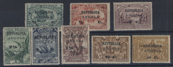 2857.jpg -     Lote:    2857      Lotes pelo Correio       Angola       Descrição:         1913 - 4.º Centenário do Descobrimento do Caminho Marítimo para a Índia, com sobrecarga REPUBLICA e sobretaxa, sobre selos de Timor. CE134/141. Valor de catálogo &euro; 26,00.        **       Valor Base:     &euro; 8,00     Valor Venda:     Retirado     