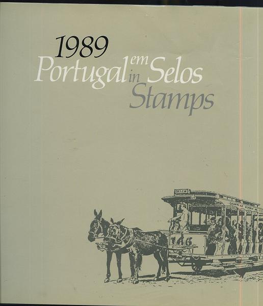 3026.jpg -     Lote:    3026      Lotes pelo Correio              Descrição:         1989 &mdash; Livros Anuais. Portugal em selos 1989. CE LA7. Livro editado pelos CTT. Valor de catálogo &euro; 132,00.        Livro       Valor Base:     &euro; 26,00     Valor Venda:     &euro; 35,00     