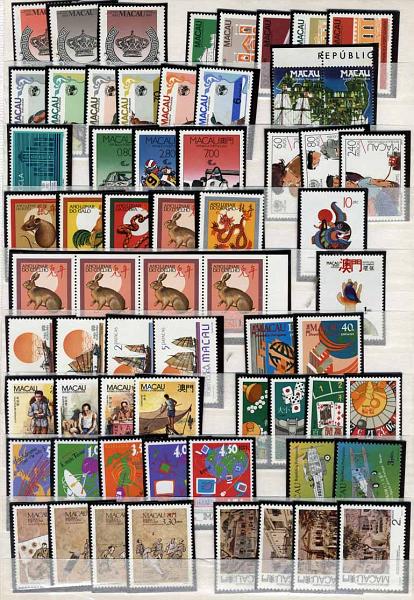 3123.jpg -     Lote:    3123      Lotes pelo Correio              Descrição:      Macau.   Lote composto por várias séries novas sem charneira, pós 1984. Inclui uma série + 3 blocos pós independência. Valor de catálogo sem contar com a série e blocos chineses &euro; 205,00. Lote a ver        Lote       Valor Base:     &euro; 40,00     Valor Venda:     Retirado     