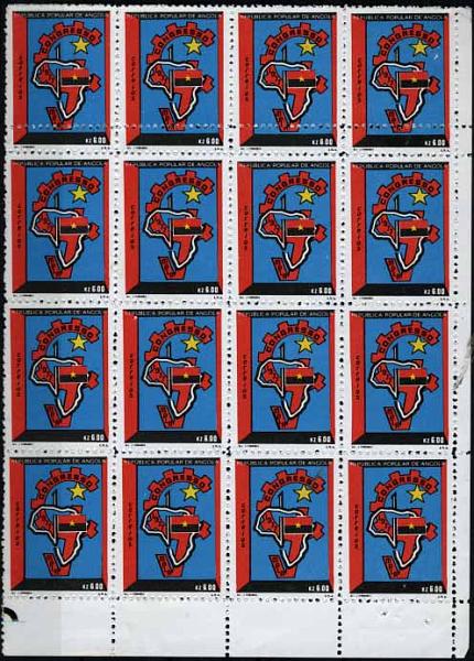 3132.jpg -     Lote:    3132      Lotes pelo Correio              Descrição:      República Popular de Angola.   1977 &mdash; Congresso do MPLA. Bloco de 16 selos de Kz 6.00. A primeira fila horizontal de 4 selos com duplo denteado.         *       Valor Base:     &euro; 10,00     Valor Venda:     Retirado     