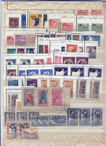 3150.jpg -     Lote:    3150      Lotes pelo Correio              Descrição:      Pérsia, Egipto e outros.   Lote com cerca de 200 selos da Pérsia, Egipto e outros países de África e Oriente, incluindo valores bem cotados. Novos e usados. Valor aproximado de catálogo &euro; 800,00.        Lote       Valor Base:     &euro; 10,00     Valor Venda:     &euro; 23,00     