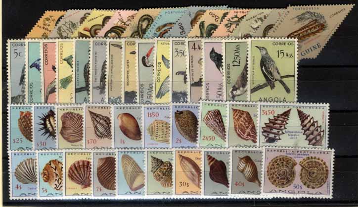 3209.jpg -     Lote:    3209      Lotes pelo Correio              Descrição:      Angola + Guiné.   Lote composto por série das Cobras sem goma (GUINÉ) + 15 selos série das aves com e sem goma + série completa das Conchas, com goma original sem sinal de charneira.        Lote       Valor Base:     &euro; 6,00     Valor Venda:     &euro; 6,00     