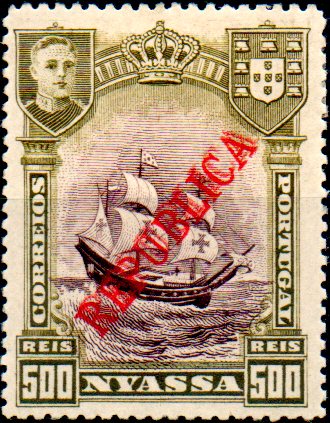 0046.jpg -     Lote:    46      Colecção IMPÉRIO      Companhia do Niassa       Descrição:         1911 &mdash; D. Manuel II. Motivos diversos, com sobrecarga "REPUBLICA". CE63, 500 reis violeta castanho. Selo com dupla sobrecarga. Não catalogada.        **       Valor Base:     &euro; 20,00     Valor Venda:     &euro; 100,00     