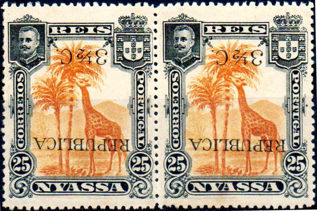 0055.jpg -     Lote:    55      Colecção IMPÉRIO      Companhia do Niassa       Descrição:         1918 &mdash; D. Carlos I, com sobretaxa e sobrecarga REPUBLICA. CE70, 3 &frac12; c s/ 25 reis laranja. Par horizontal com a sobrecarga e sobretaxa invertidas. MB.        **       Valor Base:     &euro; 25,00     Valor Venda:     &euro; 60,00     