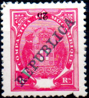 0137.jpg -     Lote:    137      Colecção IMPÉRIO      Companhia de Moçambique       Descrição:         1911 &mdash; Tipo Elefantes, com sobrecarga REPUBLICA. CE82, 25 reis carmim. Selo com impressão invertida do valor. Pequeno defeito no denteado.        **       Valor Base:     &euro; 6,00     Valor Venda:     &euro; 18,00     
