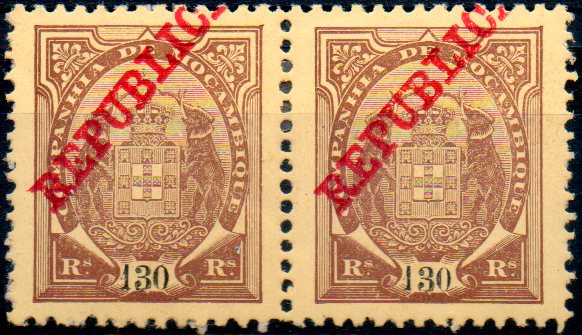 0141.jpg -     Lote:    141      Colecção IMPÉRIO      Companhia de Moçambique       Descrição:         1911 &mdash; Tipo Elefantes, com sobrecarga REPUBLICA. CE87, 130 reis castanho s/ amarelo. Par horizontal com s sobrecarga deslocada.        **       Valor Base:     &euro; 8,00     Valor Venda:     &euro; 14,00     
