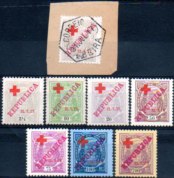 0165.jpg -     Lote:    165      Colecção IMPÉRIO      Companhia de Moçambique       Descrição:         1917 &mdash; Tipo Elefante, com sobrecarga REPUBLICA e "CRUZ VERMELHA". CE107/113. Série completa com goma original e leve sinal de charneira + fragmento com selo de 2 &frac12; reis. MB e R. Valor de catálogo &euro; 480,90.        **       Valor Base:     &euro; 125,00     Valor Venda:     &euro; 180,00     