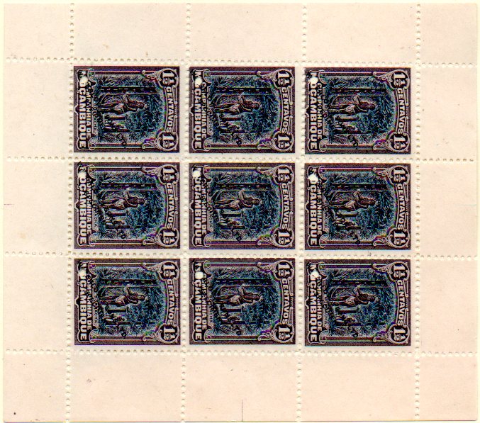 0171.jpg -     Lote:    171      Colecção IMPÉRIO      Companhia de Moçambique       Descrição:         1918 &mdash; Motivos locais. CE120, 1 &frac12; c. Mini-folha de 9 provas (3x3) em ardósia e verde (cores aprovadas), com sobrecarga a preto "WATERLOW & SONS LTD / SPECIMEN".        PRV       Valor Base:     &euro; 75,00     Valor Venda:     &euro; 75,00     