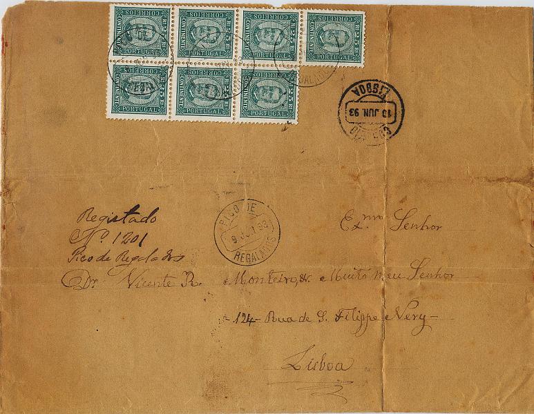 0377.jpg -     Lote:    377            Portugal       Descrição:         1892/93 &mdash; D. Carlos I, tipo Diogo Neto. Sobrescrito circulado registado de Pico dos Regalados (09.06.93) para Lisboa (10.06.93) com bloco de 7 selos de 25 reis verde, papel porcelana, denteado 11 &frac12;, CE70, obliterados com CCD tipo 1880 de PICO DE REGALADOS. Porte de 175 reis correspondente a: 50 reis de prémio de registo e 125 ao 5.º porte interno (90 a 105 gr). MB.        Carta       Valor Base:     &euro; 75,00     Valor Venda:     &euro; 75,00     