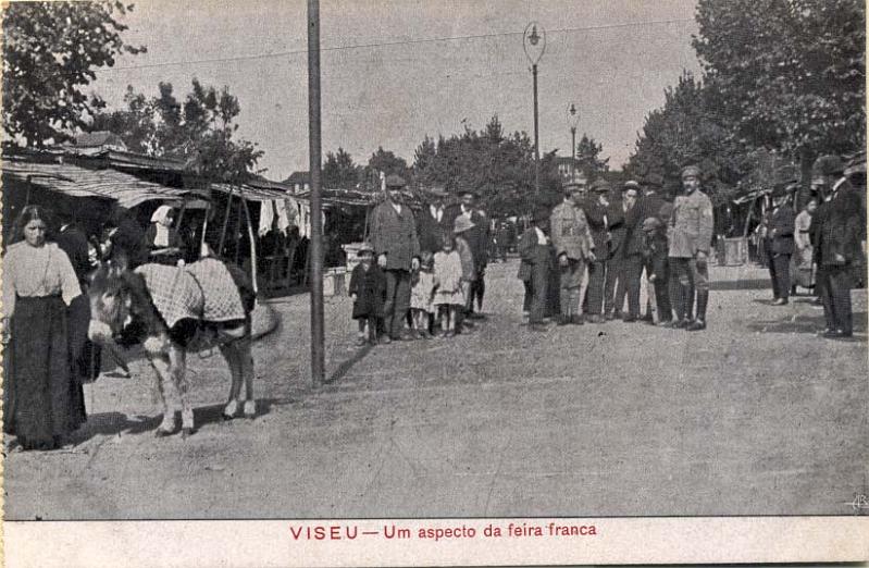 0633.jpg -     Lote:    633                   Descrição:         Feiras e Romarias. Viseu &mdash; Um aspecto da feira franca. Edição "Tenda dos Artelheiros". Novo.        PI       Valor Base:     &euro; 10,00     Valor Venda:     &euro; 12,00     