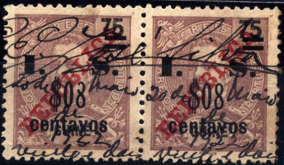 0669.jpg -     Lote:    669            Fiscais       Descrição:         Fiscais. Imposto do Selo. 1920 &mdash; Selos postais de D. Carlos I tipo Mouchon com sobrecarga e sobretaxa. PB82, $08 s/ 75 reis. Par horizontal usado, com a sobrecarga deslocada. Valor de catálogo &euro; 50,00.        O       Valor Base:     &euro; 10,00     Valor Venda:     Retirado     