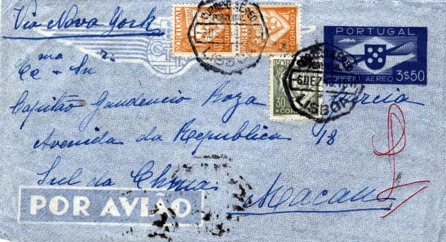 0710.jpg -     Lote:    710            Correio aéreo       Descrição:         1939 &mdash; Sobrescritos do Correio Aéreo. OM1, 3$50 azul, circulado com selos adicionais tipo Lusíadas de 30c e 2x4$50, de Lisboa (03.12.41) para Macau (11.01.41), via Nova York. MB.        Aéreo       Valor Base:     &euro; 20,00     Valor Venda:     &euro; 80,00     