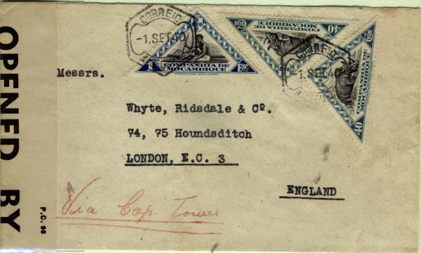 0742.jpg -     Lote:    742            Correio aéreo       Descrição:         1940/set/! - Carta de Moçambique (Macequece) para Londres via Cape Town e desta cidade via barco para Inglaterra. Carimbo tipo CMIII a obliterar selos da Companhia de Moçambique com o porte de 1$40. Carta censurada em Londres cinta de fecho PC 90 censor 953.        Aéreo       Valor Base:     &euro; 15,00     Valor Venda:     &euro; 70,00     