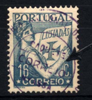 0791.jpg -     Lote:    791            Correio ferroviário       Descrição:         Correio marítimo (marcas de paquetes). 1931 &mdash; Lusíadas. Selo de 16c obliterado com carimbo batido a violeta "COMPANHIA NACIONAL DE NAVEGAÇÃO / PAQUETE / CORREIO / NYASSA". Tipo pequeno.        O       Valor Base:     &euro; 6,00     Valor Venda:     &euro; 6,00     