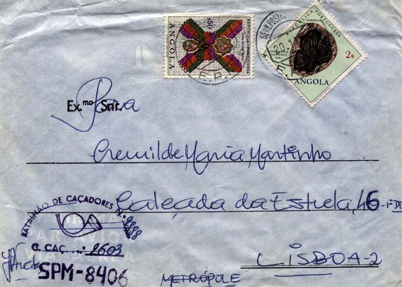 0822.jpg -     Lote:    822                   Descrição:         1961/74 &mdash; Guerra Colonial. Sobrescrito circulado por via aérea da EPM6 (20.11.71) para Lisboa com selos de $50 e 2$00 CE521 e 543. Carimbo batido a preto "SERV. POSTAL MILITAR / E.P.M. 6" + carimbo da unidade batido a violeta "BATALHÃO DE CAÇADORES N.º 2888 / C. CAÇ. N.º 2603 / SPM &mdash; 8406".        Carta       Valor Base:     &euro; 15,00     Valor Venda:     &euro; 42,00     