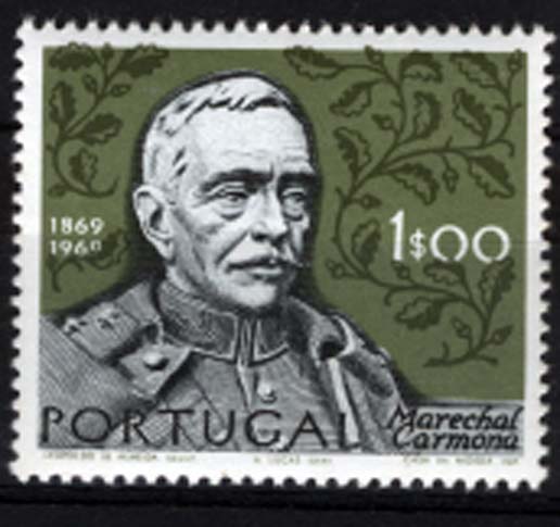 0942.jpg -     Lote:    942            Portugal       Descrição:         1970 &mdash; 1.º Centenário do Nascimento do Marechal Carmona. CE1070, 1$00. Selo com a impressão da cor verde escuro muito deslocada.        ***       Valor Base:     &euro; 6,00     Valor Venda:     &euro; 6,00     