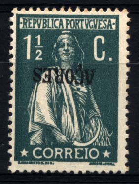 0973.jpg -     Lote:    973            Açores       Descrição:         1918/21 &mdash; Ceres. Selos do Continente com sobrecarga "Açores". CE165, 1 &frac12; C verde. Selo em denteado 15x14 com a sobrecarga invertida.        ***/**       Valor Base:     &euro; 6,00     Valor Venda:     &euro; 8,00     