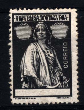 1055.jpg -     Lote:    1055            Macau       Descrição:         1913 &mdash; Ceres. CE211, 1 avo preto, denteado 15x14, papel porcelana. Selo com impressão da legenda e valor invertida. Não catalogada.        **       Valor Base:     &euro; 20,00     Valor Venda:     &euro; 28,00     