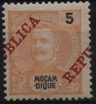 1060.jpg -     Lote:    1060            Moçambique       Descrição:         1911 &mdash; D. Carlos I tipo Mouchon, com sobrecarga REPUBLICA. CE104, 5 reis amarelo laranja. Selo com sobrecarga deslocada.        **       Valor Base:     &euro; 6,00     Valor Venda:     &euro; 10,00     