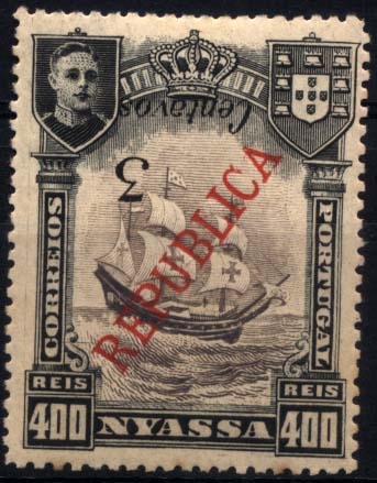 1091.jpg -     Lote:    1091            Companhia do Niassa       Descrição:         1921 &mdash; D. Manuel II com sobretaxa de Lisboa. CE88, 3C s/ 400 reis castanho. Selo com a sobretaxa invertida.        ***       Valor Base:     &euro; 10,00     Valor Venda:     &euro; 22,00     