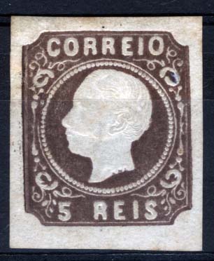 1126.jpg -     Lote:    1126            Portugal       Descrição:         1862/64 &mdash; D. Luís I. CE14, 5 reis castanho, tipo III. Selo com margens normais. Defeito de impressão nas pérola à altura dos olhos da efígie. B e R. Valor de catálogo &euro; 206,00.        **       Valor Base:     &euro; 30,00     Valor Venda:     Retirado     