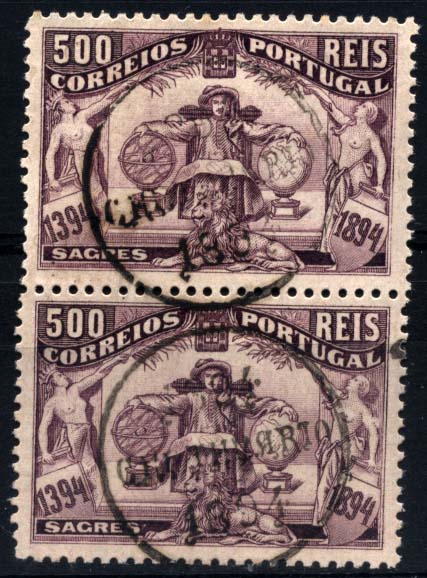 1239.jpg -     Lote:    1239            Portugal       Descrição:         1894 &mdash; 4.º Centenário do Nascimento do Infante D. Henrique, CE109, 500 reis violeta s/ violeta claro. Par vertical obliterado com o carimbo comemorativo. Valor de catálogo &euro; 286,00.        O       Valor Base:     &euro; 40,00     Valor Venda:     &euro; 46,00     