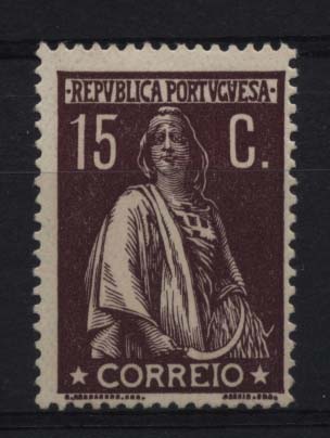 1253.jpg -     Lote:    1253            Portugal       Descrição:         1912 &mdash; Ceres. CE216, 15C lilás vermelho escuro, papel porcelana, denteado 15x14. Selo com muito ligeiro sinal de charneira. Valor de catálogo &euro; 327,00.        **       Valor Base:     &euro; 50,00     Valor Venda:     &euro; 95,00     
