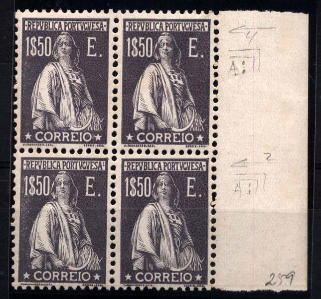 1259.jpg -     Lote:    1259            Portugal       Descrição:         1923 &mdash; Ceres. Novas taxas e cores. CE259, 1$50 ardósia. Quadra bordo de folha. Valor de catálogo &euro; 178,00.        ***       Valor Base:     &euro; 30,00     Valor Venda:     &euro; 42,00     
