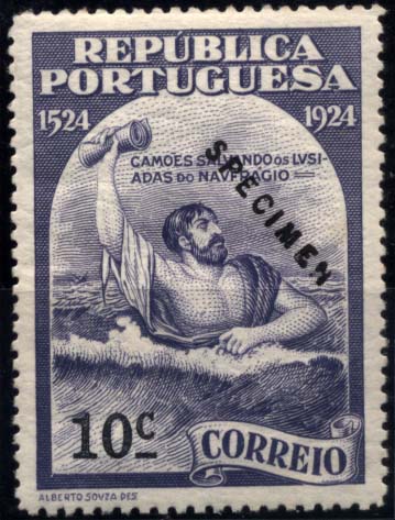 1266.jpg -     Lote:    1266            Portugal       Descrição:         1924 &mdash; 4.º Centenário do Nascimento de Luís de Camões. CE305, 10C azul violeta. Selo com sobrecarga a preto "SPECIMEN".        **       Valor Base:     &euro; 8,00     Valor Venda:     &euro; 16,00     