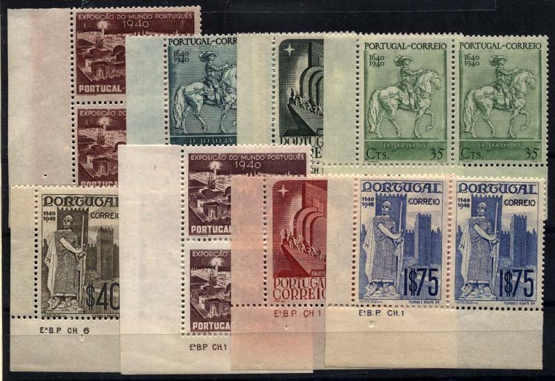 1310.jpg -     Lote:    1310            Portugal       Descrição:         1940 &mdash; Centenários da Fundação e Restauração de Portugal. CE591/98. Série completa em pares, cantos de folha, com inscrições marginais. Valor de catálogo &euro; 175,50.        ***       Valor Base:     &euro; 30,00     Valor Venda:     &euro; 30,00     