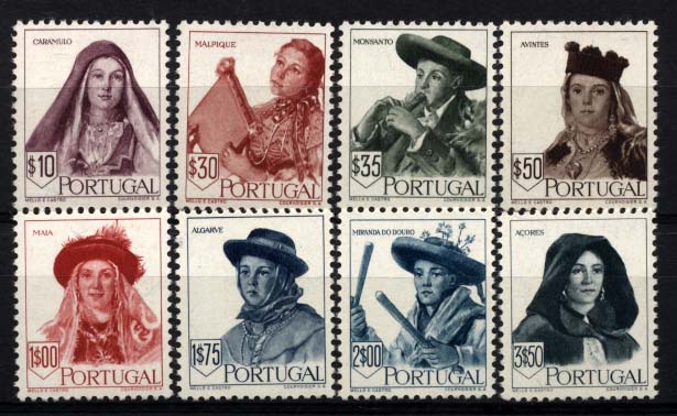 1323.jpg -     Lote:    1323            Portugal       Descrição:         1947 &mdash; Costumes Portugueses * 2.ª emissão. CE677/84. Série completa. Valor de catálogo &euro; 296,00.        ***       Valor Base:     &euro; 45,00     Valor Venda:     &euro; 48,00     