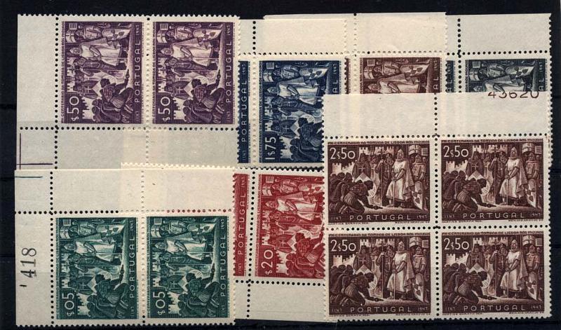 1326.jpg -     Lote:    1326            Portugal       Descrição:         1947 &mdash; 8.º Centenário da Tomada de Lisboa aos Mouros. CE685/90. Série completa em pares, cantos de folha com inscrições marginais + quadra de 2$50 CE689. Valor de catálogo &euro; 226,50.        ***       Valor Base:     &euro; 25,00     Valor Venda:     &euro; 30,00     