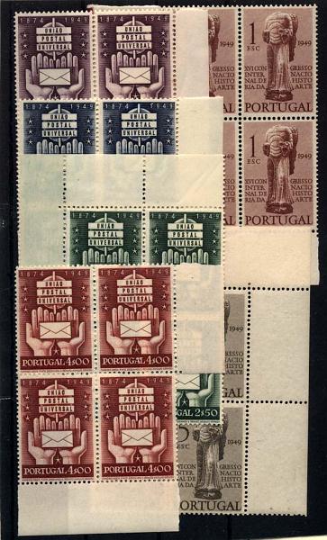 1332.jpg -     Lote:    1332            Portugal       Descrição:         1949 &mdash; 16.º Congresso Internacional da História da Arte + 75.º Aniversário da UPU. CE713/714 e 715/718. Duas séries completas em cantos de folha. Valor de catálogo &euro; 280,00.        ***       Valor Base:     &euro; 50,00     Valor Venda:     Retirado     