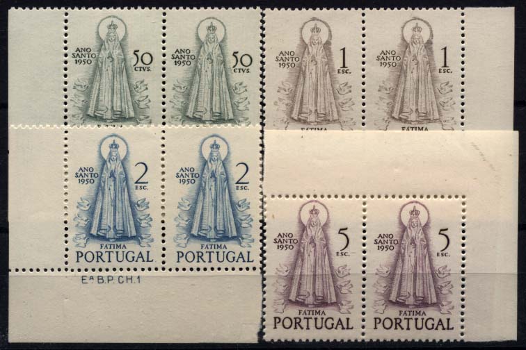 1333.jpg -     Lote:    1333            Portugal       Descrição:         1950 &mdash; Ano Santo. CE719/22. Série completa em pares horizontais, cantos de folha. Valor de catálogo &euro; 430,00.        ***       Valor Base:     &euro; 80,00     Valor Venda:     &euro; 80,00     