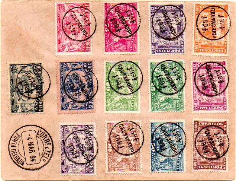 1438.jpg -     Lote:    1438            Açores       Descrição:         1894 &mdash; 5.º Centenário do Nascimento do Infante D. Henrique, com sobrecarga "Açores". CE60/72. Série completa colada sobre um sobrescrito não circulado, obliterada com o carimbo comemorativo e marca do dia batida no sobrescrito de PONTA DELGADA (04.03.94). Valor de catálogo &euro; 261,00. MB.        O       Valor Base:     &euro; 40,00     Valor Venda:     Retirado     