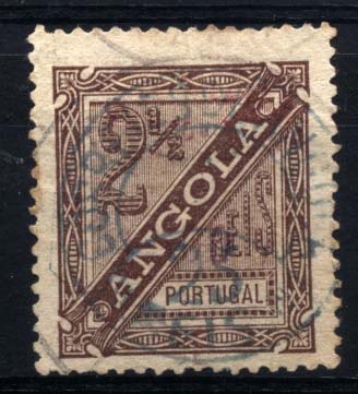 1497.jpg -     Lote:    1497            Angola       Descrição:         1894 &mdash; Selo de 2 &frac12; reis da emissão de D. Carlos I tipo Diogo Neto, com sobretaxa. CE37, 25 s/ 2 &frac12; reis castanho, papel liso fino, denteado 13 &frac12;. Valor de catálogo &euro; 82,00.        O       Valor Base:     &euro; 20,00     Valor Venda:     &euro; 28,00     