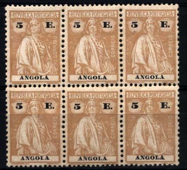 1509.jpg -     Lote:    1509            Angola       Descrição:         1925/26 &mdash; Ceres. CE219, 5E bistre. Bloco de 6 selos (3x2). Valor de catálogo &euro; 167,28.        ***       Valor Base:     &euro; 30,00     Valor Venda:     &euro; 30,00     